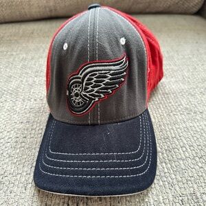 NHL Men’s Detroit Red Wings Hat in Red/Gray - XL